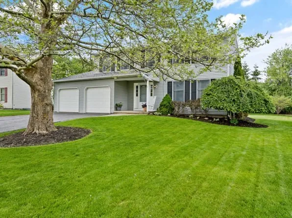 7203 Kendall Dr E, East Syracuse, NY 13057