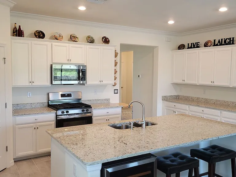 17335 Blue Ridge Pl — Photo 4