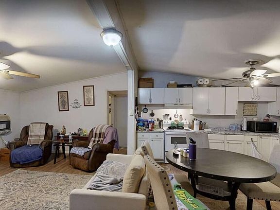 4th image of 88 E Forest Dr