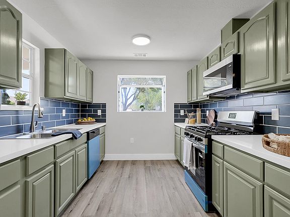 4th image of 379 E 22nd St