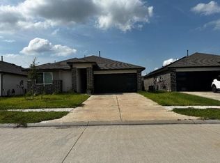 715 Silver Kettle Dr, Rosharon, TX 77583