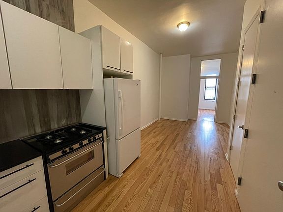 4th image of 61 Ten Eyck St #2A