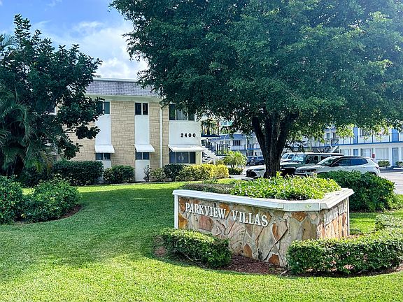 2nd image of 2400 Lake Osborne Drive #102