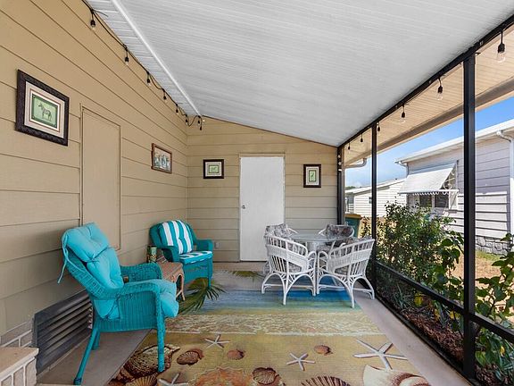 4th image of 629 Oleander Cir