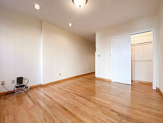 4th image of 509 E 84th St #4A