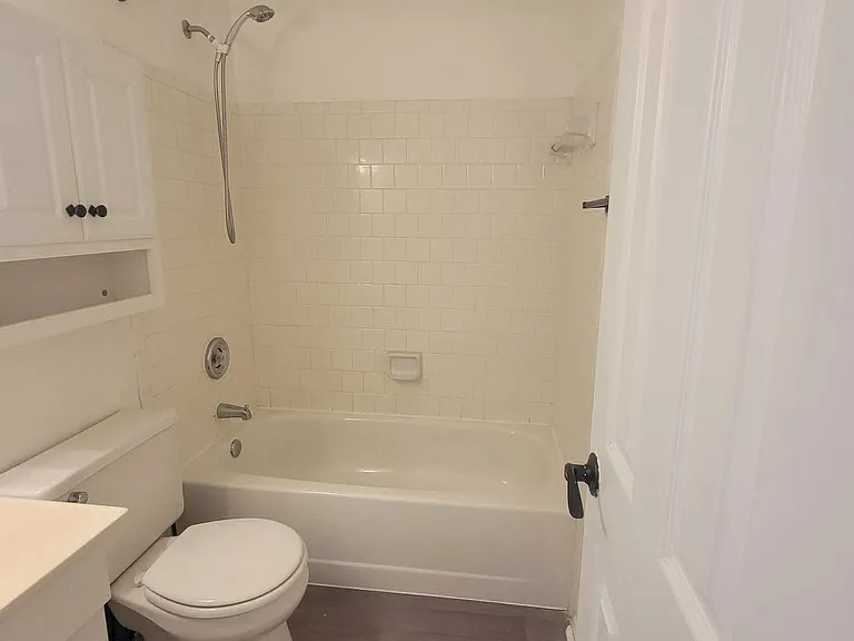 2nd floor full bath