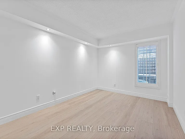 12 B Portland St #Townhouse B — Photo 15