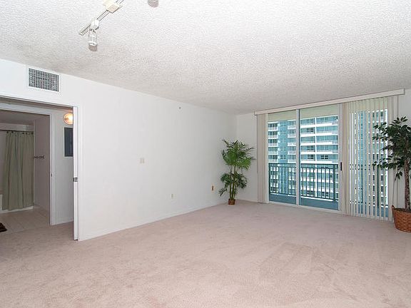 5th image of 1155 Brickell Bay Dr APT 1406
