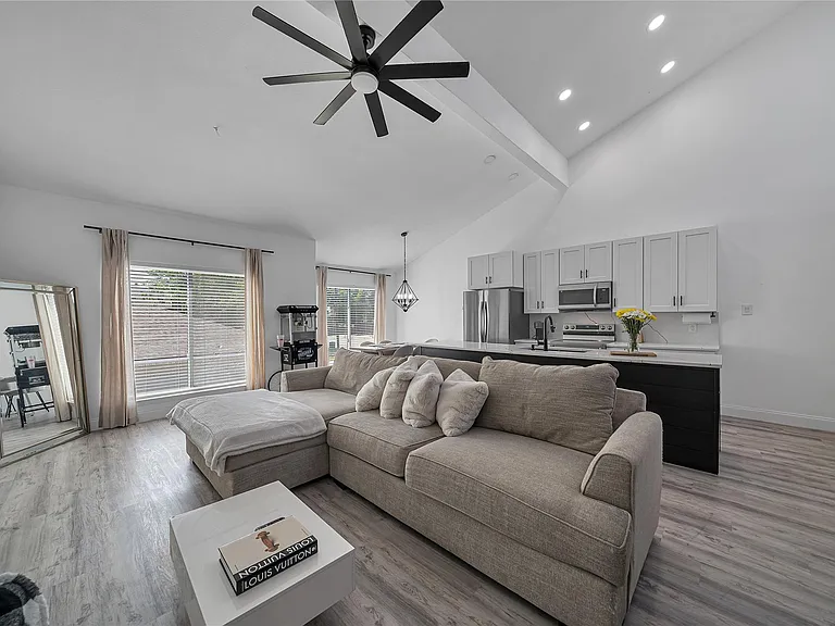 6738 Eastridge Dr #101 — Photo 8