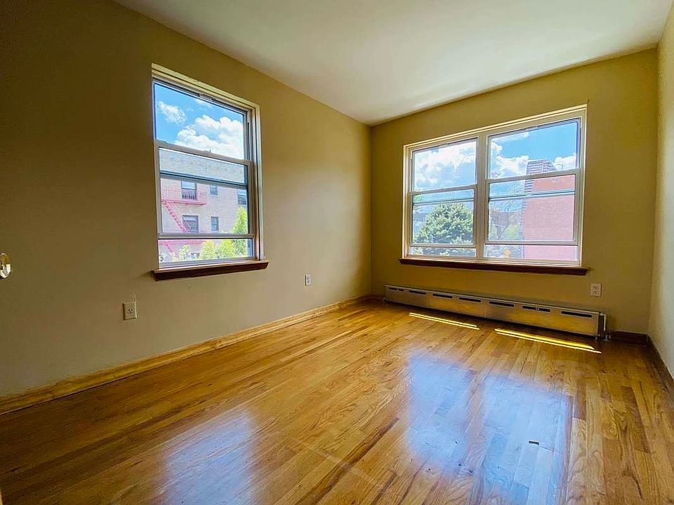 1st image of 28-20 21st Ave #3FE