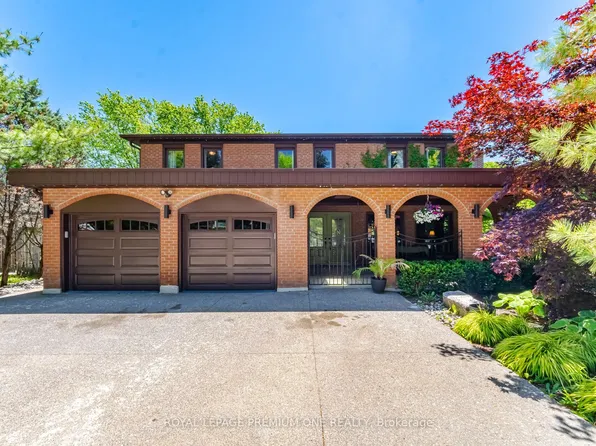 2301 Nikanna Rd, Mississauga, ON L5C 2W8