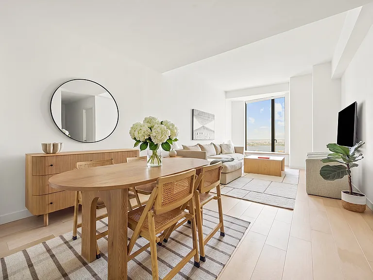11 Hoyt St #56K — Photo 2
