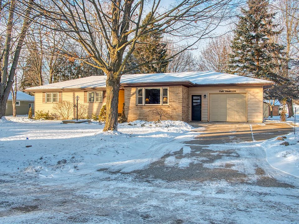 214 Oak St, Corunna, MI 48817 Zillow