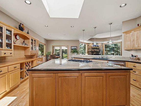 4th image of 4 Bunker Ln