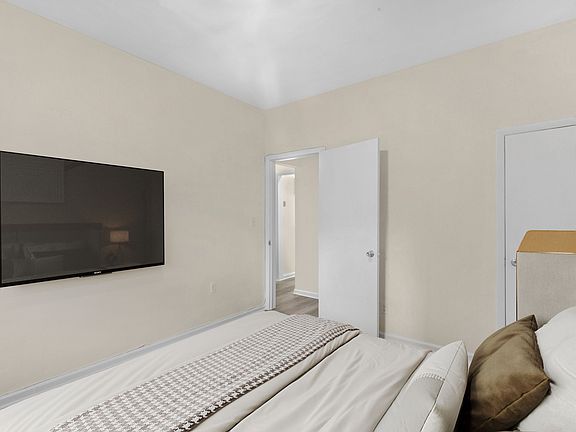 4th image of 229 W 105th St APT 25F