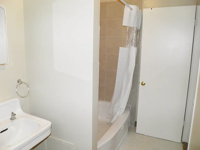 1304 W Kiowa St #1 — Photo 3