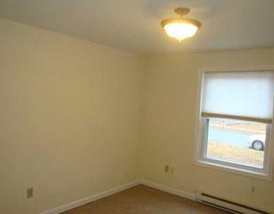 5th image of 20 Jennifer Dr