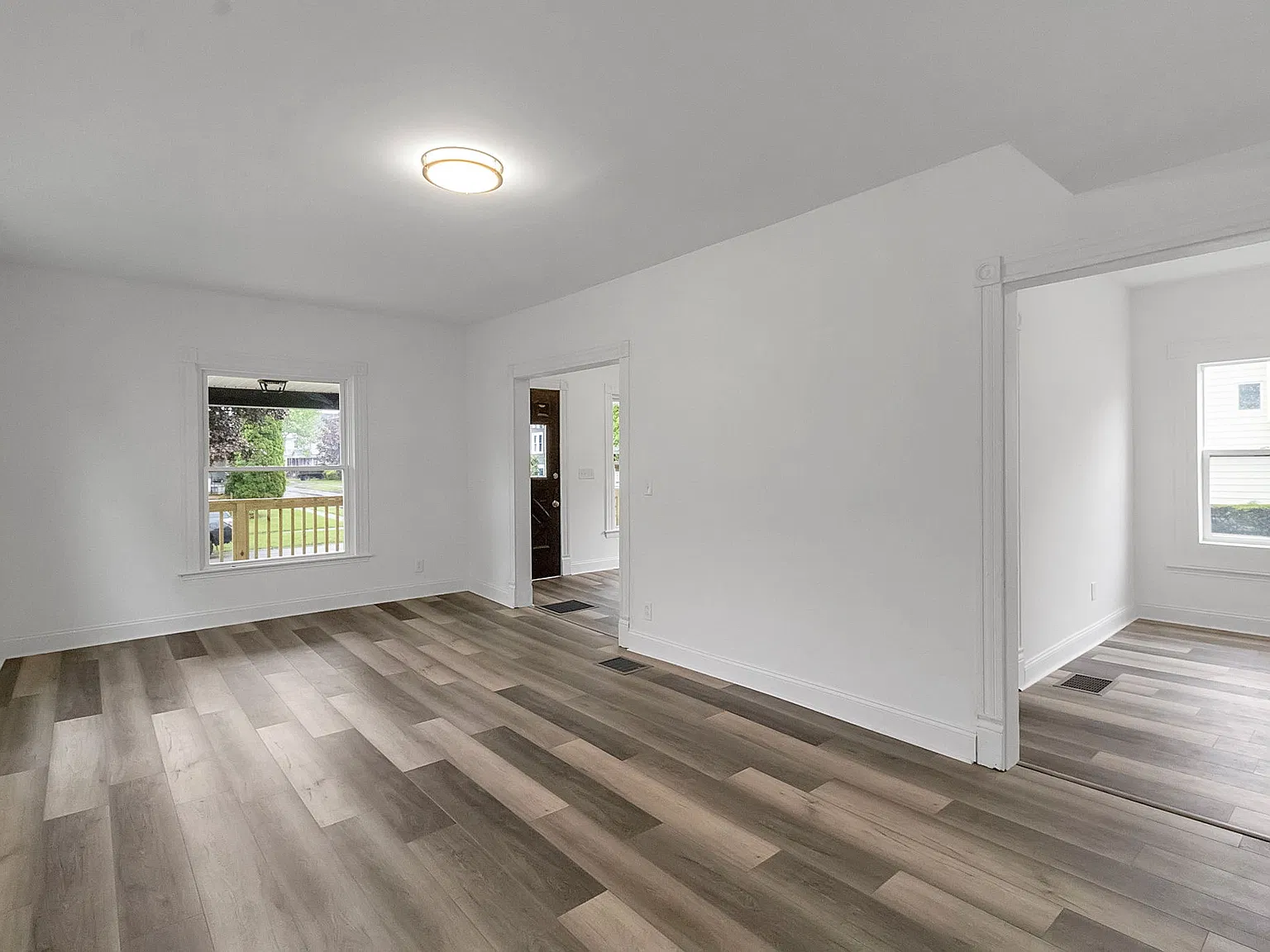 4 bed, 1.5 bath, 1776 sqft, $2,200 — Photo 2