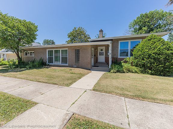 2nd image of 518 E Harding Ave