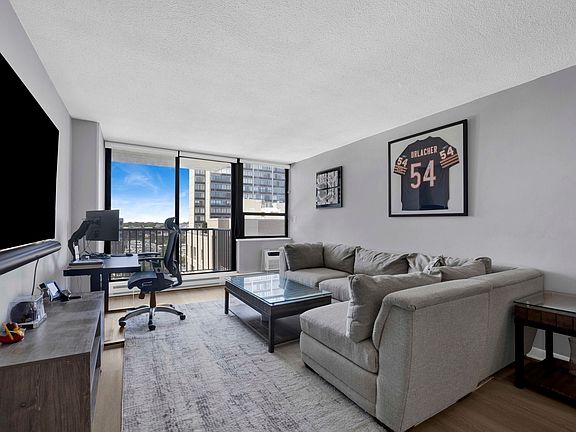 2nd image of 2740 N Pine Grove Ave APT 9B