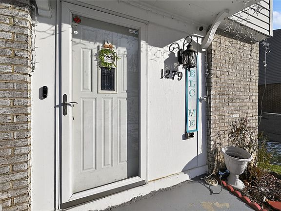 5th image of 1279 Armstrong Dr