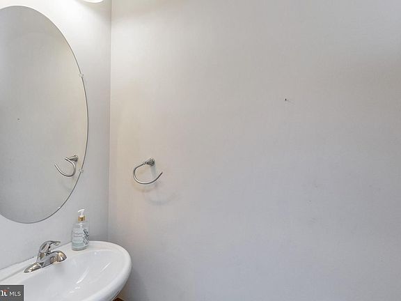 4th image of 103 Lantana Ln #2442