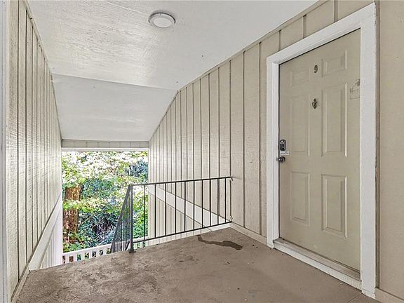 5th image of 5159 Roswell Rd Unit 9