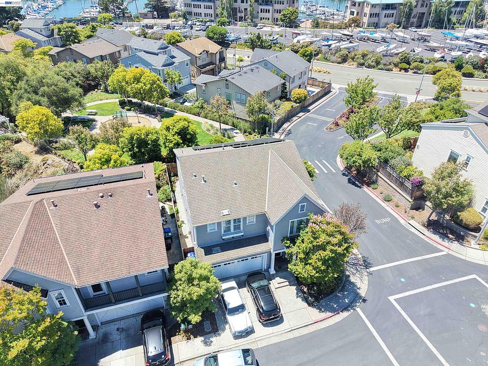 1st image of 200 Seapoint Pl