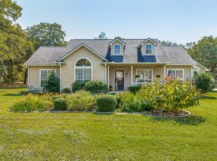 111 Pueblo Dr, Lake Kiowa, TX 76240