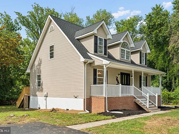3rd image of 224 W Cecil Ave