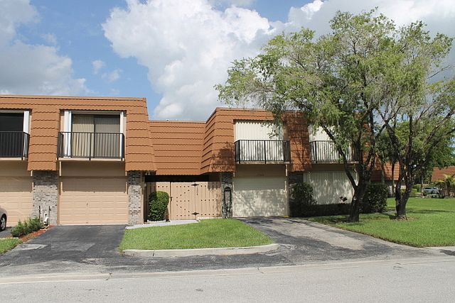 1st image of 1504 W Harmony Lake Cir