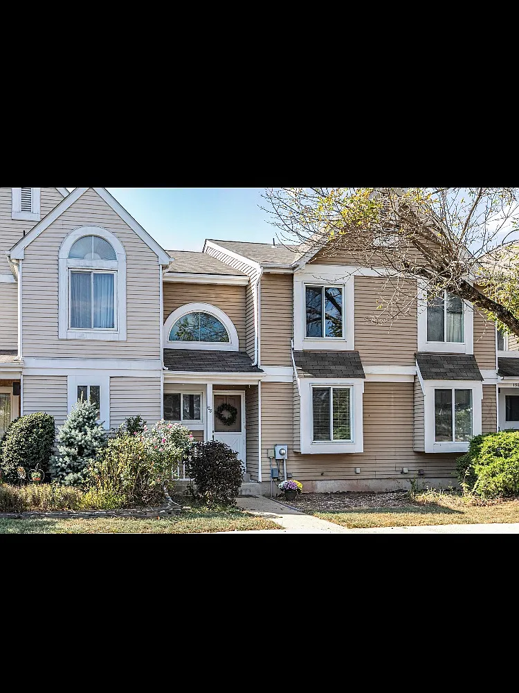 2 bed, 1.5 bath, 1200 sqft, $2,600 — Photo 1