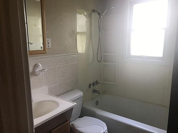 5th image of 2512 Wheaton Ave