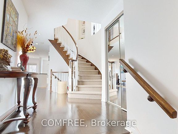 4th image of 239 Hunterbrook St N
