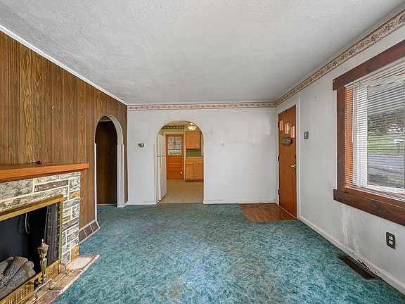 4th image of 1837 Pater Ave