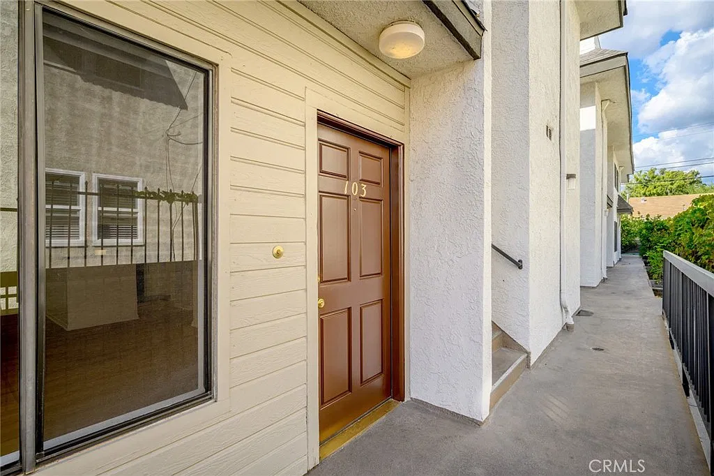 2 bed, 1000 sqft, $2,750 — Photo 2