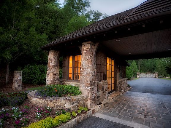 5th image of 95 Fallen Leaf Rd