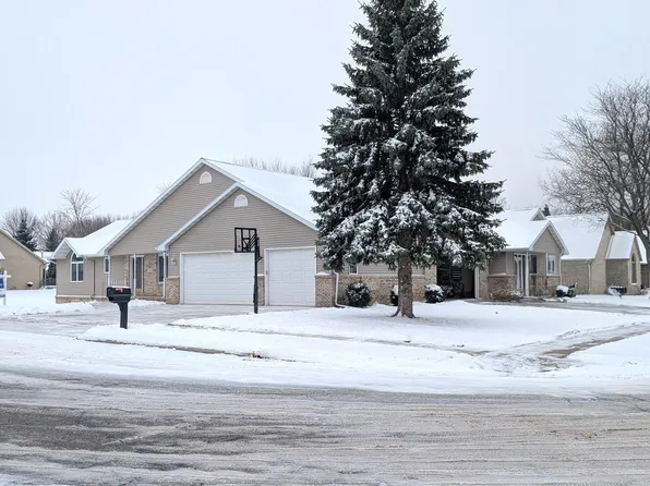 100 Bentwood Dr, Brillion, WI 54110
