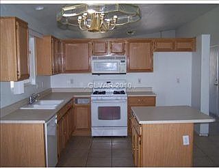 4th image of 3931 Twylah St