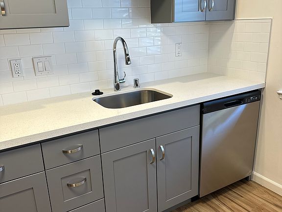 3rd image of 200 Monterey St APT 5