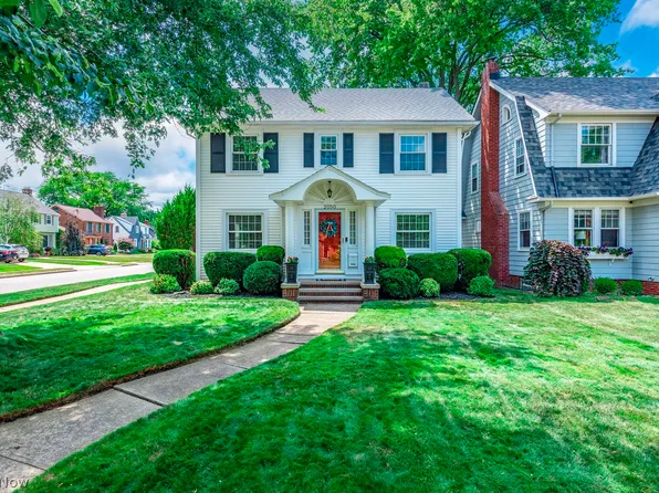 2050 Hampton Rd, Rocky River, OH 44116