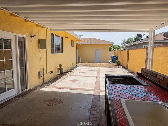5th image of 1401 Carob Way