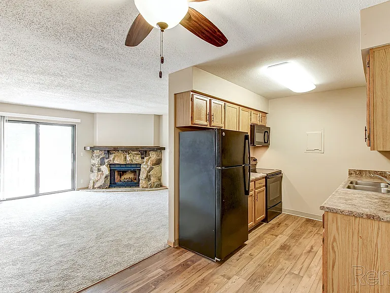 Oakwood Trail Apartments — Photo 4