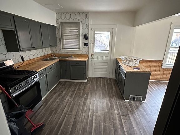 5th image of 1035 Sherman Ave