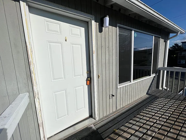 1411 G St #B — Photo 4