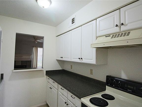 4th image of 1900 Dartmouth St APT D6