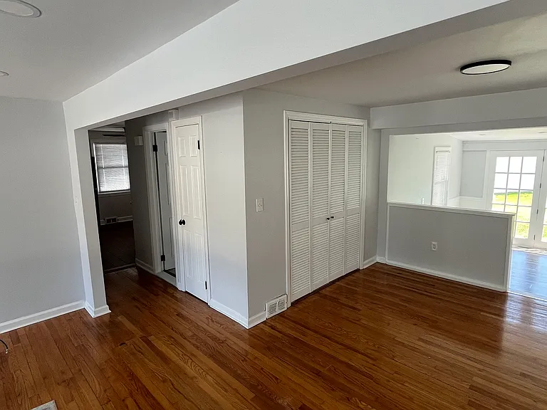 31 Ives St — Photo 5