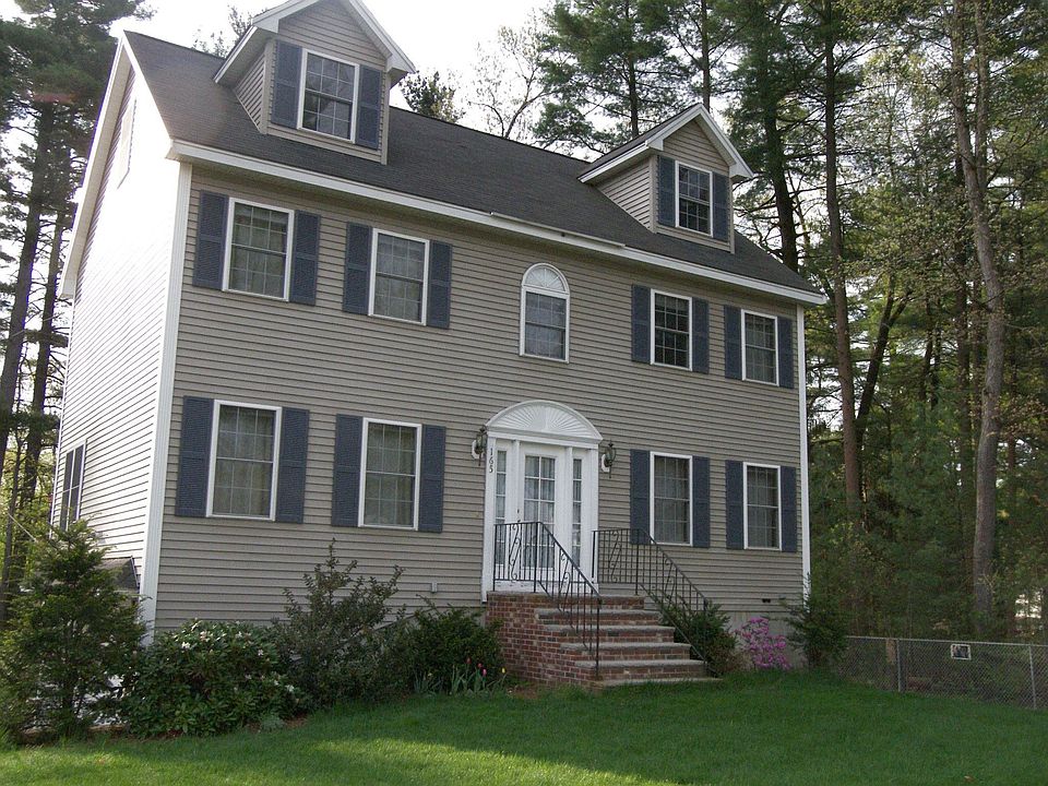 Spacious young Colonial, 3 Bedroom, 2.5 Baths, 2 Car Garage