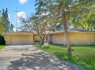 11375 James Ct, Genoa, IL 60135