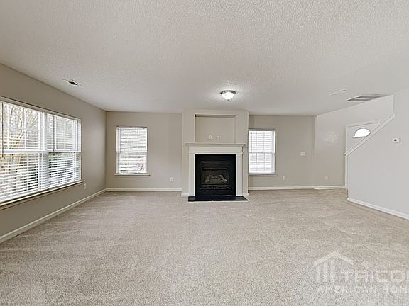 3rd image of 4424 Stone Mountain Dr